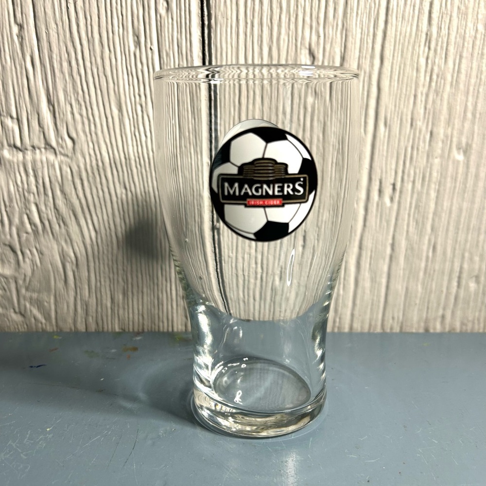 Magners Irish Cider Soccer Logo Beer Pint Glass